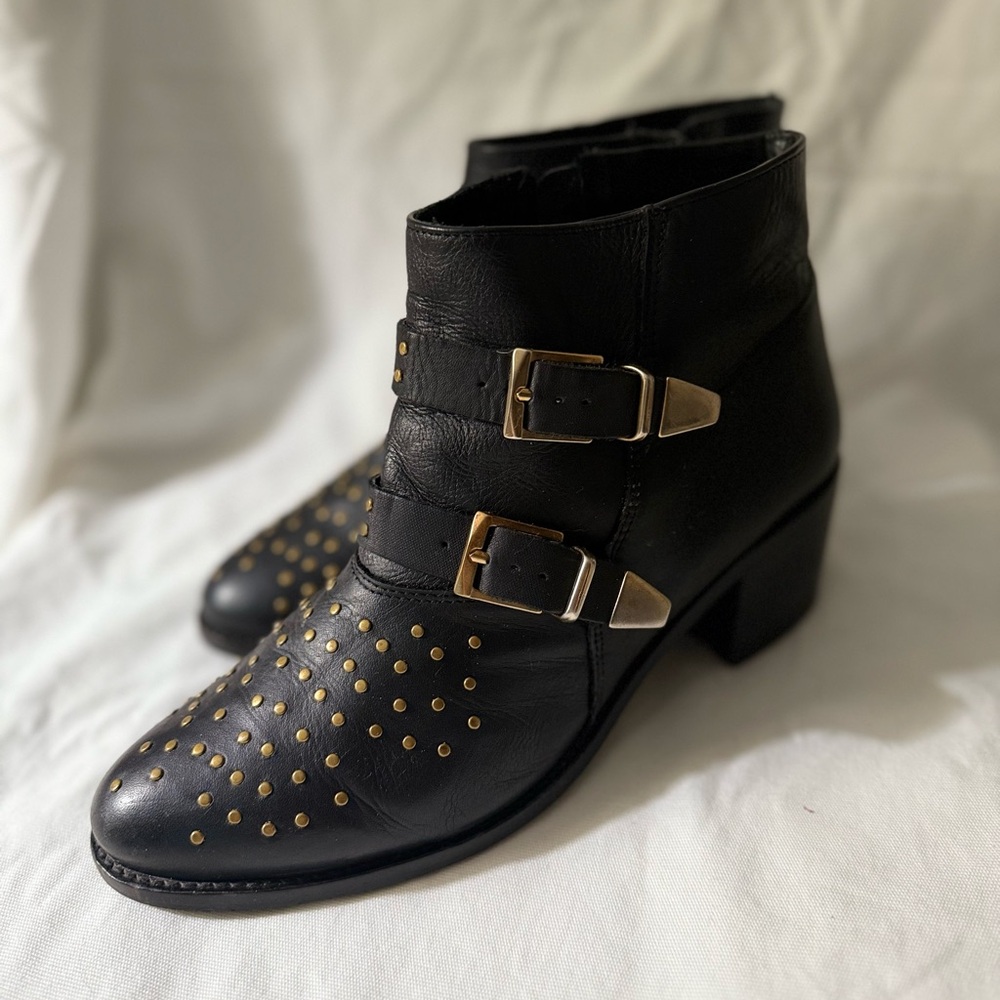 Topshop Women Black Leather Ankle Boots Moto Gold Studs & Buckle Zip Up Sz 40